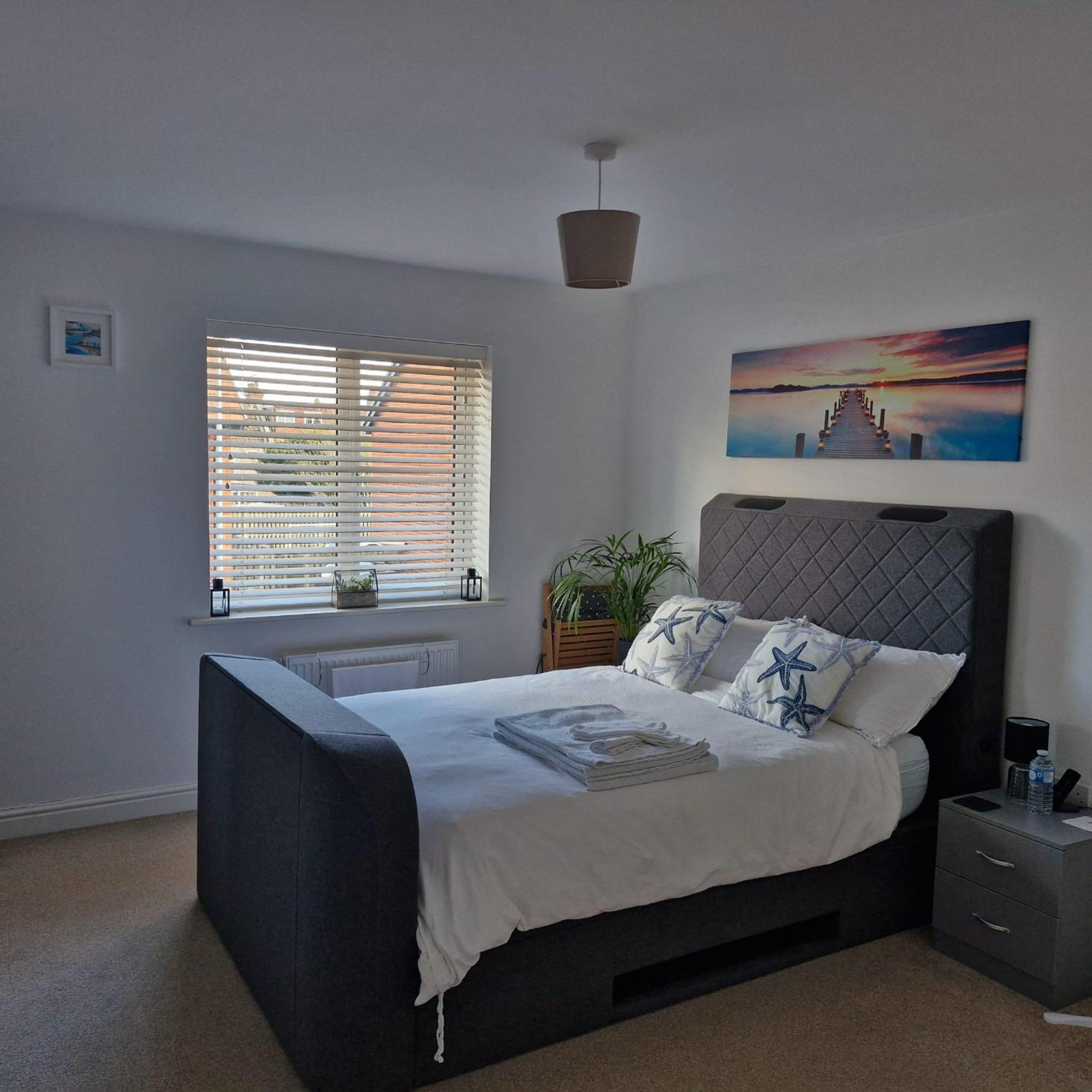 Modern Double Room With En-Suite, Parking & Fast Wifi - Close To Beach Sandgate Esterno foto